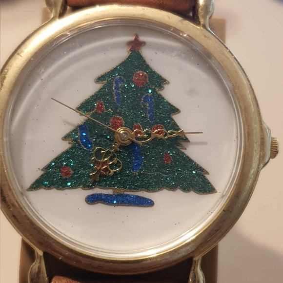 🦋10/$20🦋 Goldtone/White Leather Christmas Tree Women's Watch - Picture 1 of 4